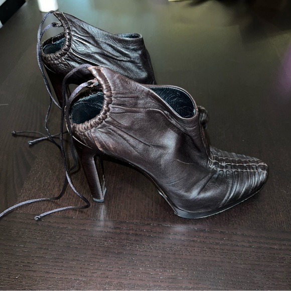 Gucci Brown Pleated Lambskin Leather Ankle Wrap Booties Size 37.5/US 7 - Picture 12 of 15